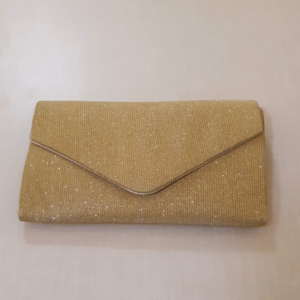 Elegant envelope clutch